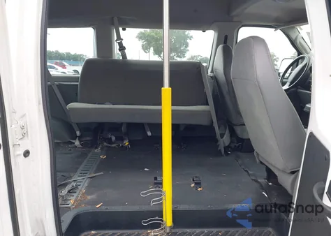 2004 Ford E-150 Chateau/Xl/Xlt из США, поврежденный, VIN 1FMRE11WX4HB00188